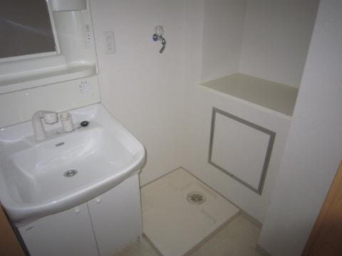 Washroom. Wash