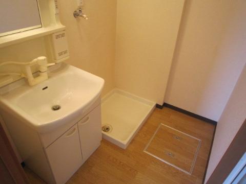 Washroom. Wash