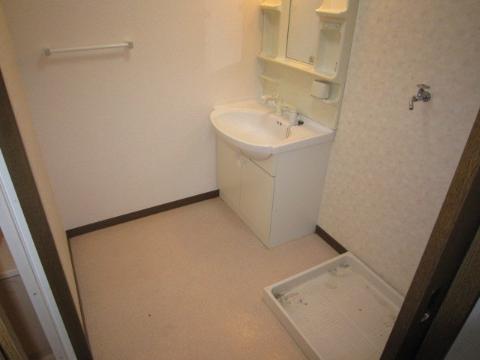 Washroom. Wash