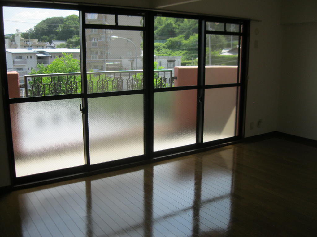 Living and room