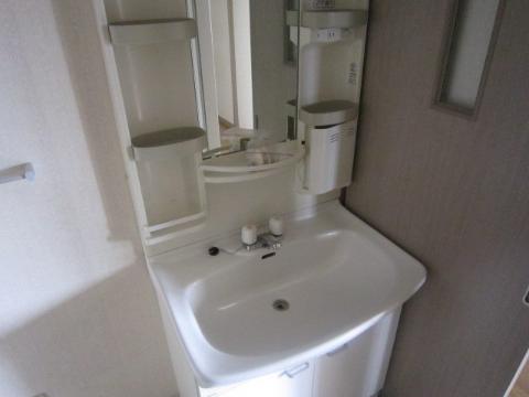 Washroom. Wash