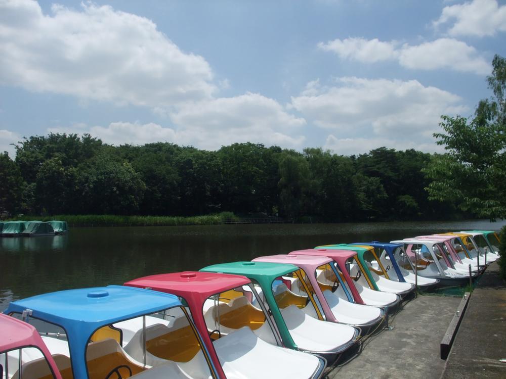 park. To Metropolitan Shakujii Park boat pond 12 minutes