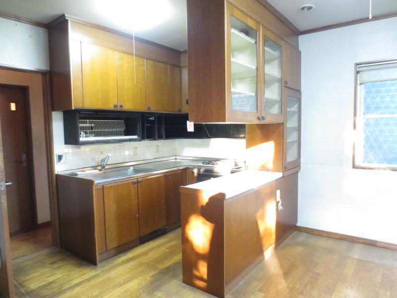 Kitchen. Indoor (12 May 2013) Shooting