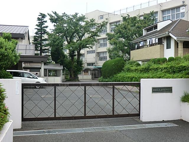 Junior high school. 600m to Nerima Oizumigakuen Junior High School
