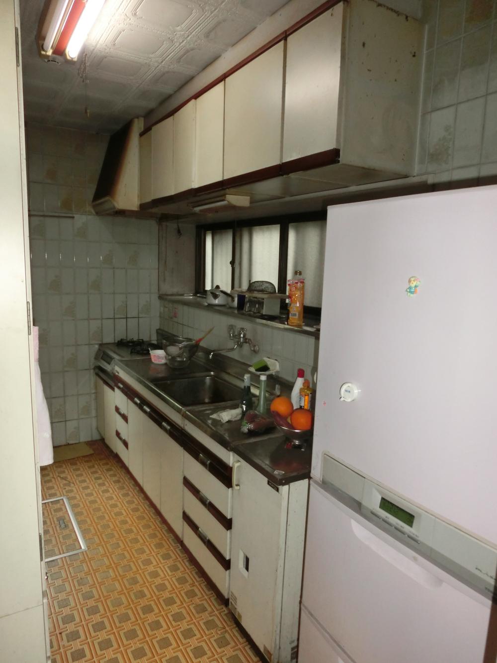 Kitchen. Indoor (April 2013) Shooting