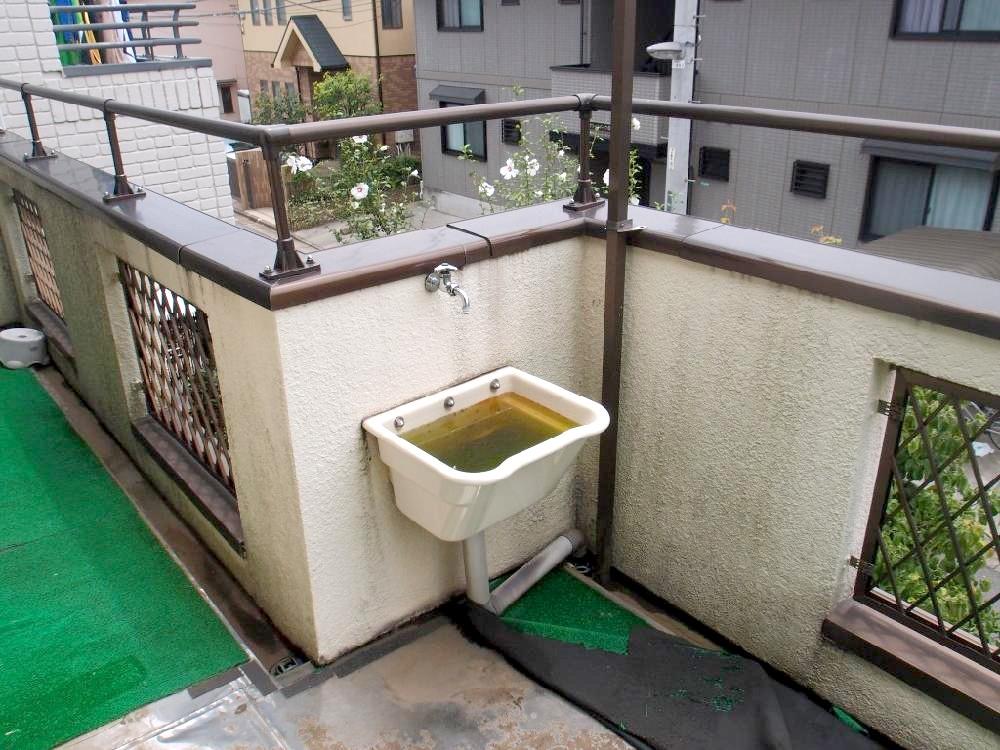 Balcony. There is Minishinku on the balcony