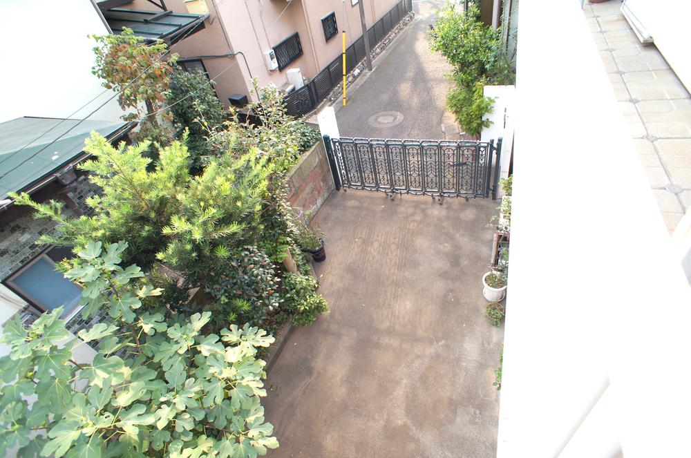 View photos from the dwelling unit. View from local (September 2013) Shooting