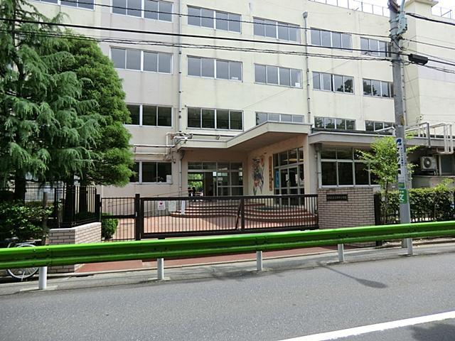 Primary school. 991m to Nerima Shakujii Elementary School