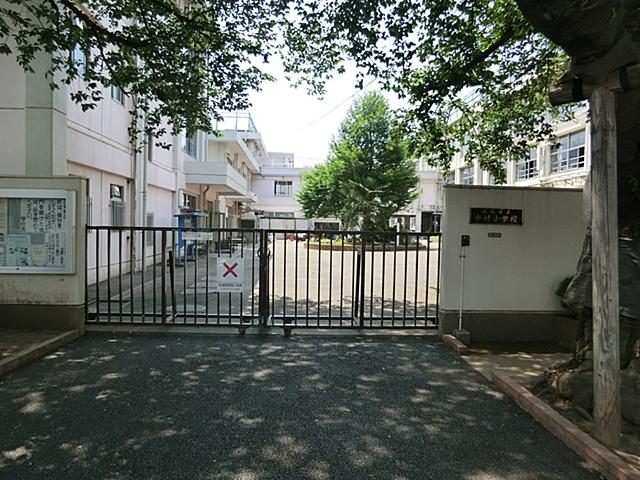 Primary school. 350m to Nerima Tatsunaka village primary school